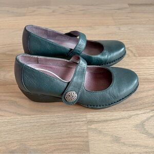 Dansko Adelle Brush Off Nappa Leather Mary Jane Wedge Shoes Green 8